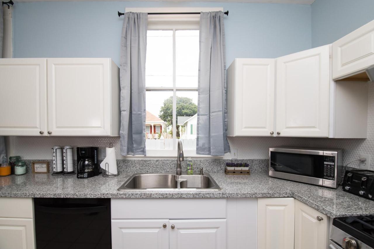 Beautiful Two-Story In Central Galveston, Short Walk To Beach, Near Downtown! | Seas The Breeze Villa Ngoại thất bức ảnh