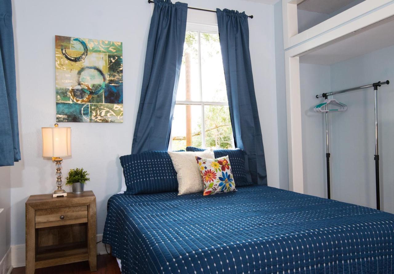 Beautiful Two-Story In Central Galveston, Short Walk To Beach, Near Downtown! | Seas The Breeze Villa Ngoại thất bức ảnh